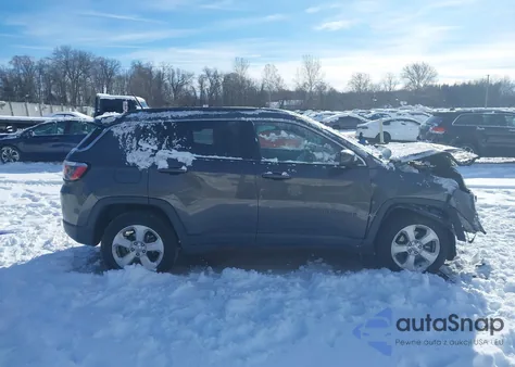 2018 Jeep Compass Latitude 4X4 z USA, uszkodzony, nr VIN 3C4NJDBB7JT345152